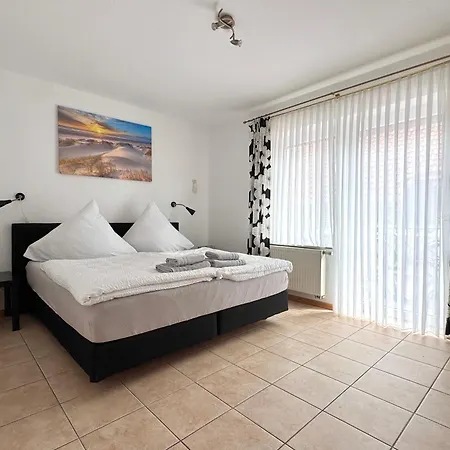 Krabbe 1 In Bensersiel Mit Garten & Terrasse