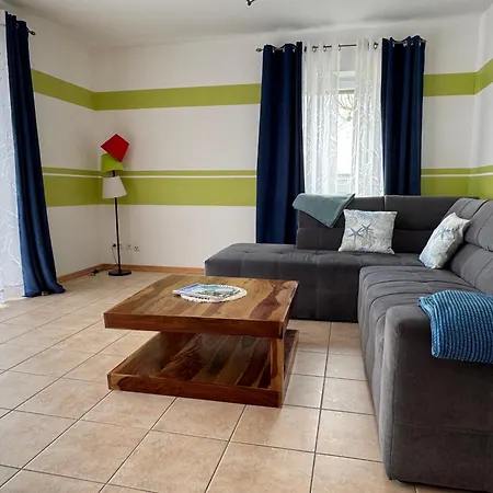 Apartment Krabbe 1 In Bensersiel Mit Garten & Terrasse *