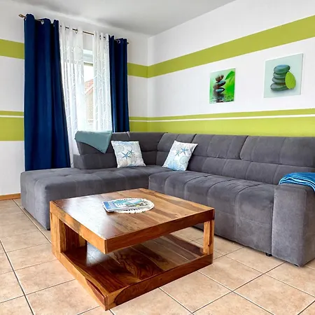 Apartment Krabbe 1 In Bensersiel Mit Garten & Terrasse Holtgast